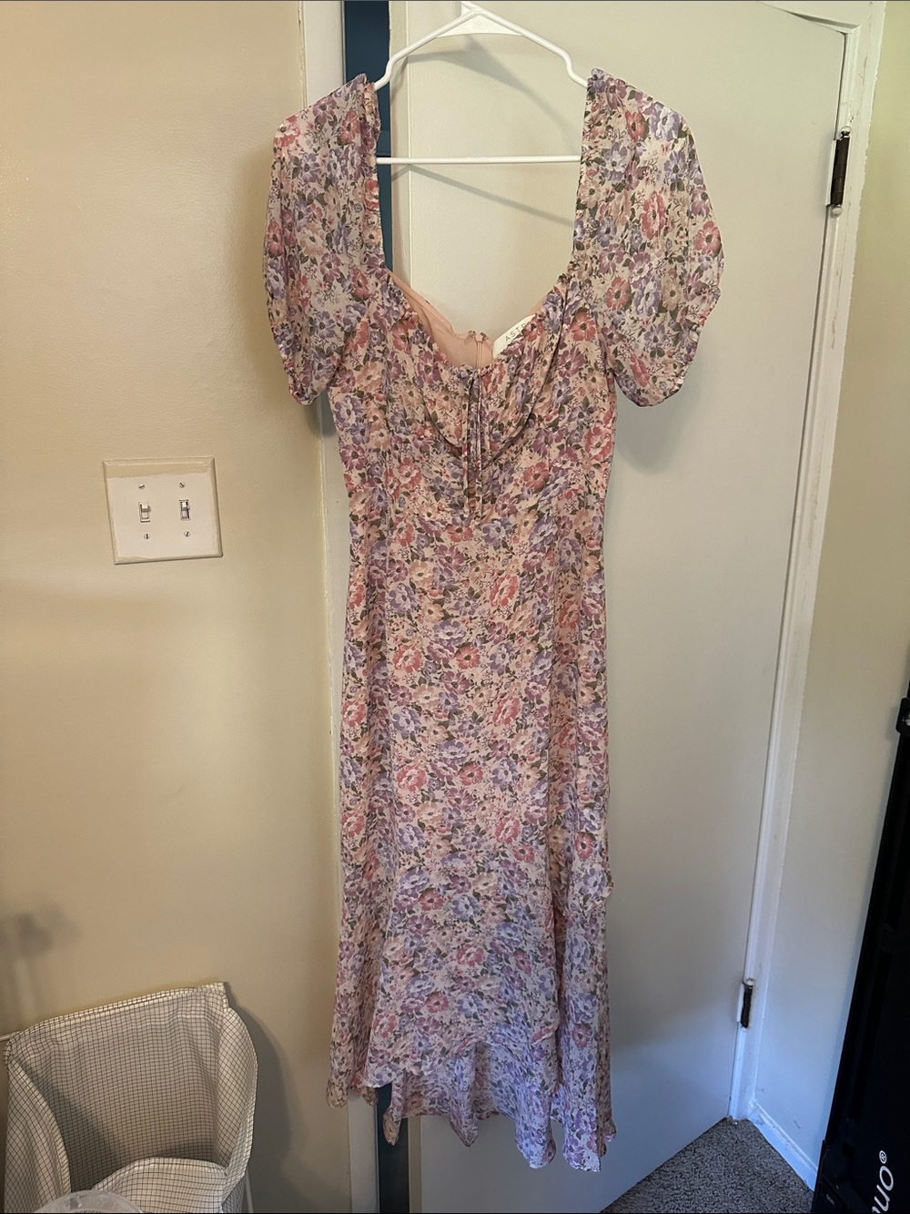 ASTR Floral Puff-Sleeve Midi Dress in Pastel Pink